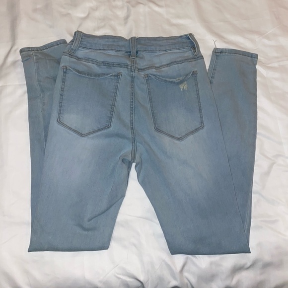 Light wash distressed skinny jeans - Picture 2 of 2